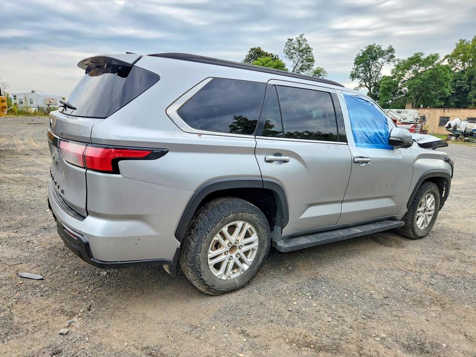Photo 3 from auction – 2023 TOYOTA SEQUOIA with VIN 7SVAAABAXPX015478