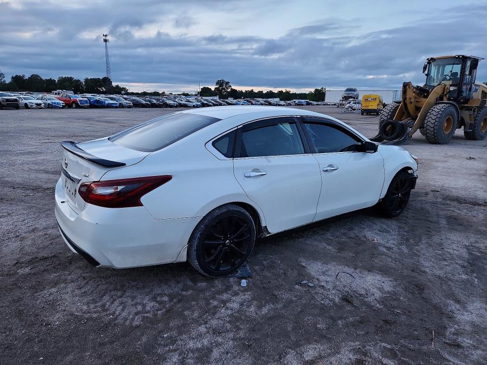 Снимка 3 от търг – 2017 NISSAN ALTIMA с VIN 1N4AL3AP3HC250115