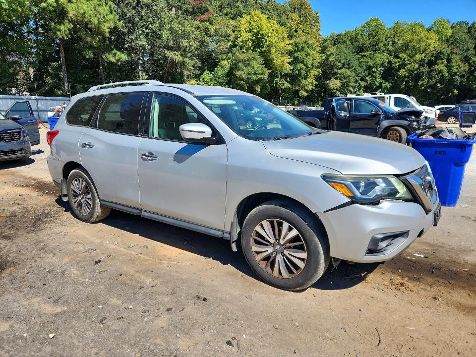 Снимка 4 от търг – 2017 NISSAN PATHFINDER с VIN 5N1DR2MM7HC630555