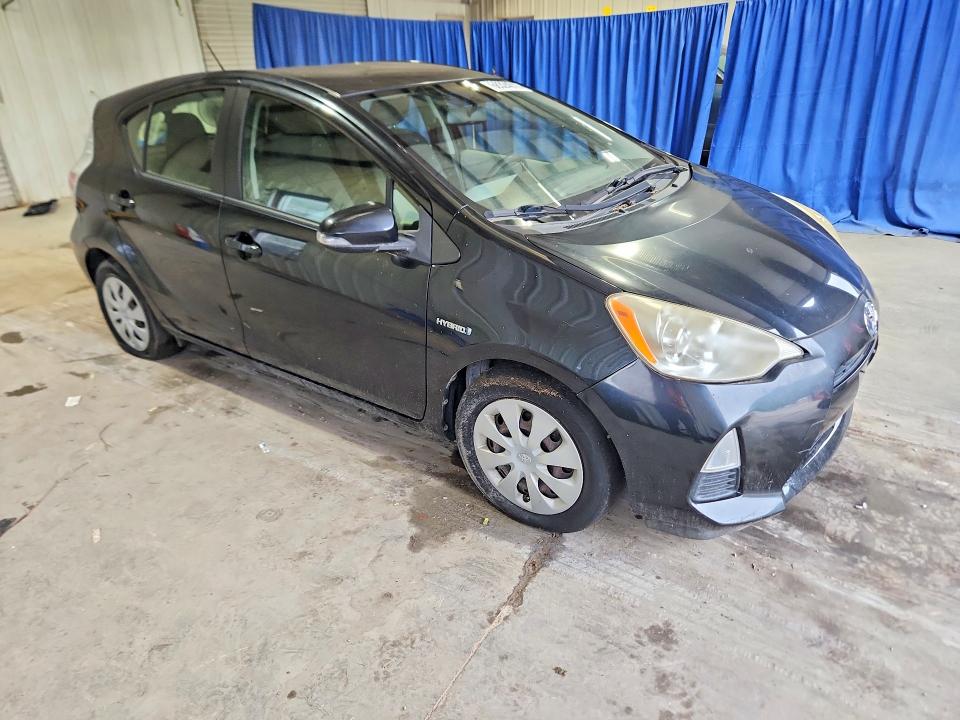 Photo 4 from auction – 2012 TOYOTA PRIUS C with VIN JTDKDTB35C1018918