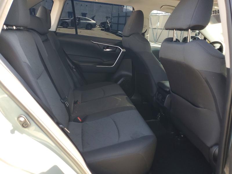Photo 11 from auction – 2021 TOYOTA RAV4 with VIN 2T3W1RFV5MW175795