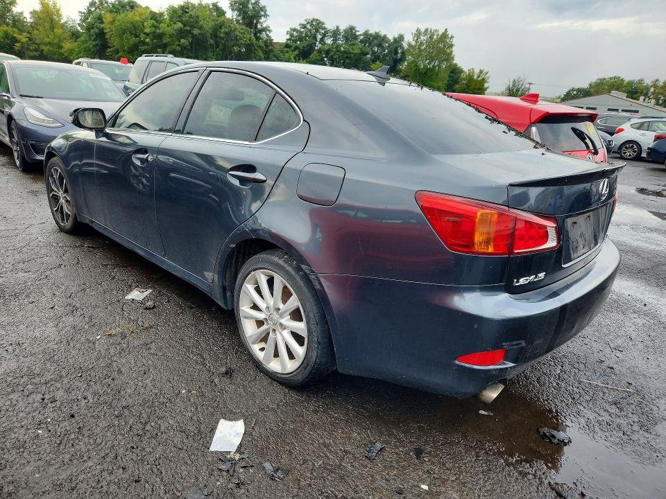 Фото 2 с аукциона – 2010 LEXUS IS с VIN JTHCF5C20A5041706