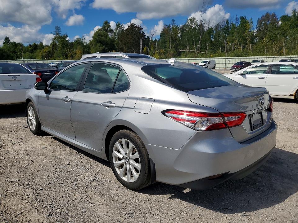 Photo 2 from auction – 2020 TOYOTA CAMRY with VIN 4T1C11AK2LU868638