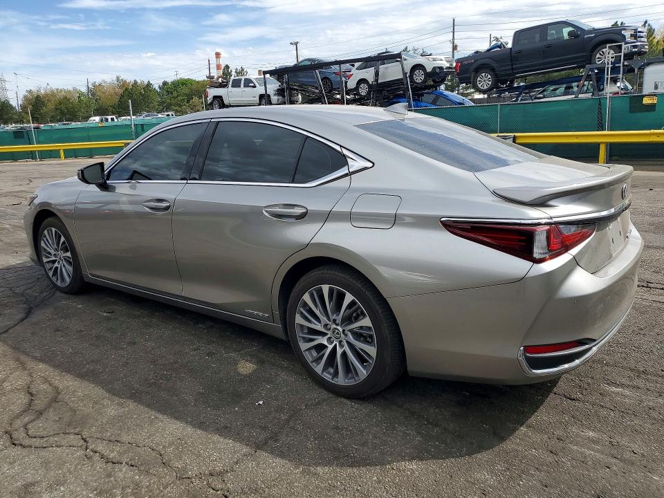 Photo 2 from auction – 2021 LEXUS ES with VIN 58ADA1C18MU003157