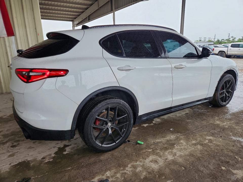 Снимка 3 от търг – 2019 ALFA ROMEO STELVIO с VIN ZASPAKBN3K7C50138