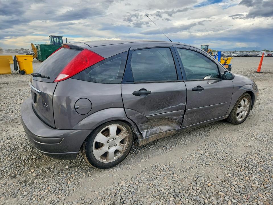 Фото 3 с аукциона – 2002 FORD FOCUS с VIN 3FAHP37382R219202