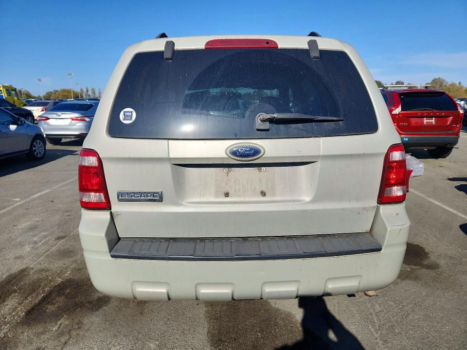 Photo 6 from auction – 2009 FORD ESCAPE with VIN 1FMCU03799KA26832