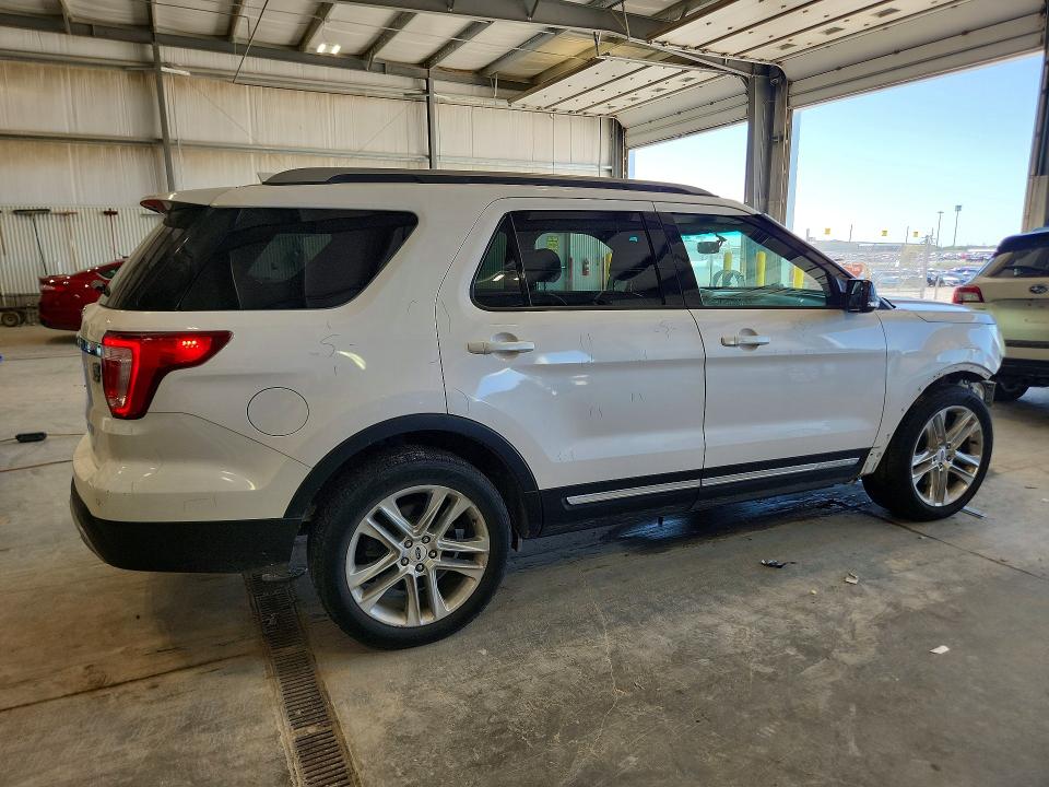 Снимка 3 от търг – 2017 FORD EXPLORER с VIN 1FM5K7D82HGB90424