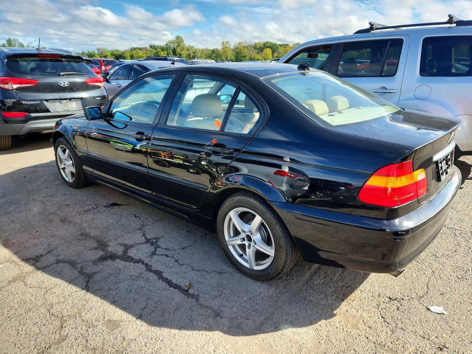 Photo 2 from auction – 2005 BMW 325 with VIN WBAEU33435PR15155