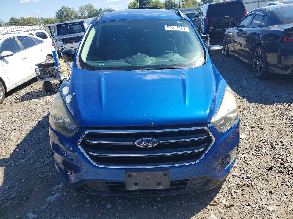 صورة رقم 5 من المزاد - 2017 FORD ESCAPE مع VIN 1FMCU0GD6HUE92107