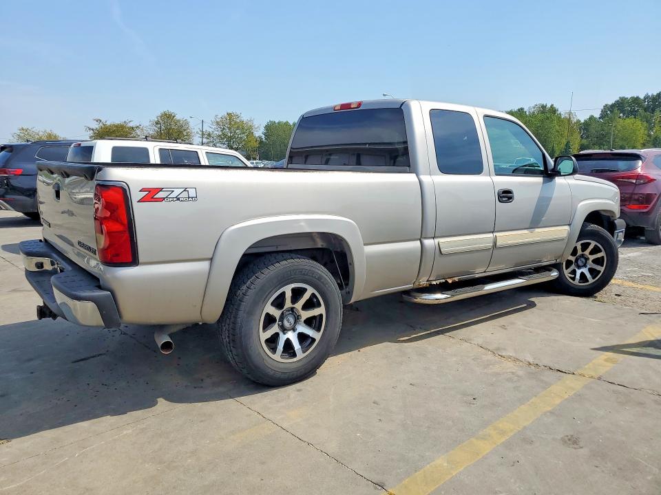 Снимка 3 от търг – 2005 CHEVROLET SILVERADO с VIN 2GCEK19B151296409