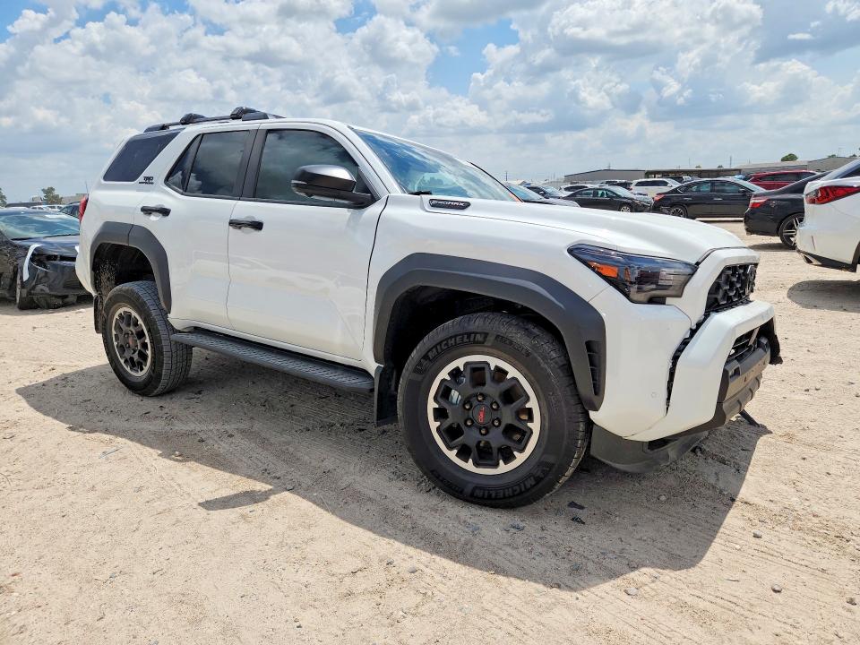 Photo 4 from auction – 2026 TOYOTA 4RUNNER with VIN JTEVB5BR3T5032498