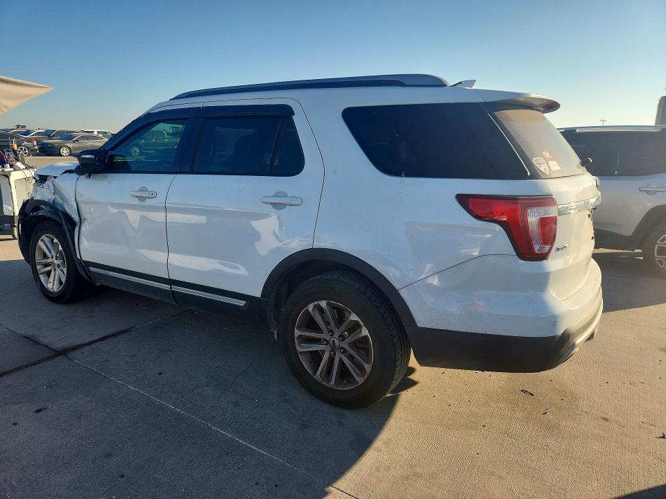 Photo 2 from auction – 2017 FORD EXPLORER with VIN 1FM5K7DH9HGD98235