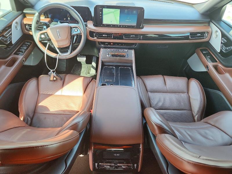 Photo 8 from auction – 2025 LINCOLN AVIATOR with VIN 5LM5J7XC2SGL17227