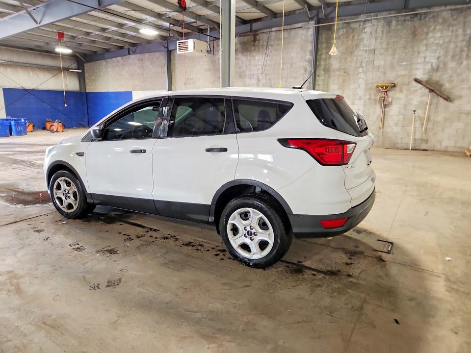 Photo 2 from auction – 2019 FORD ESCAPE with VIN 1FMCU0F76KUB65273