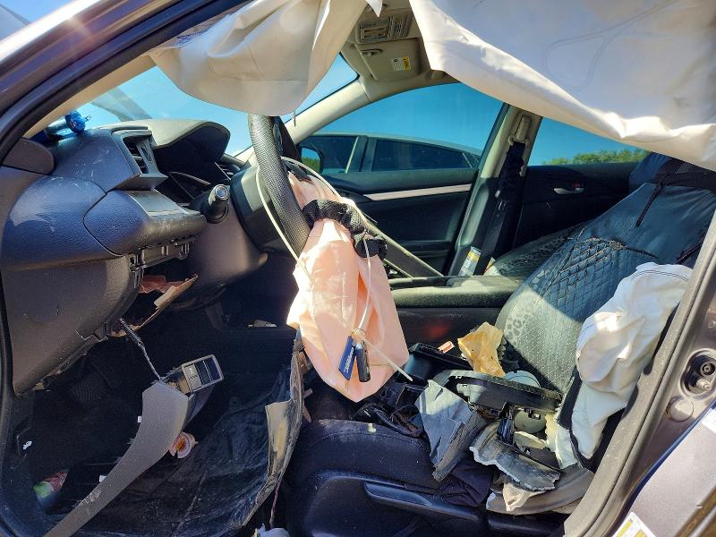 Photo 7 from auction – 2016 HONDA CIVIC with VIN 2HGFC2F73GH516040