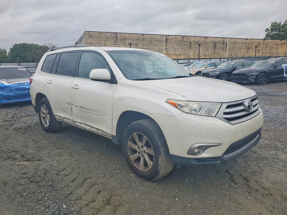 Photo 4 from auction – 2013 TOYOTA HIGHLANDER with VIN 5TDZK3EHXDS112812
