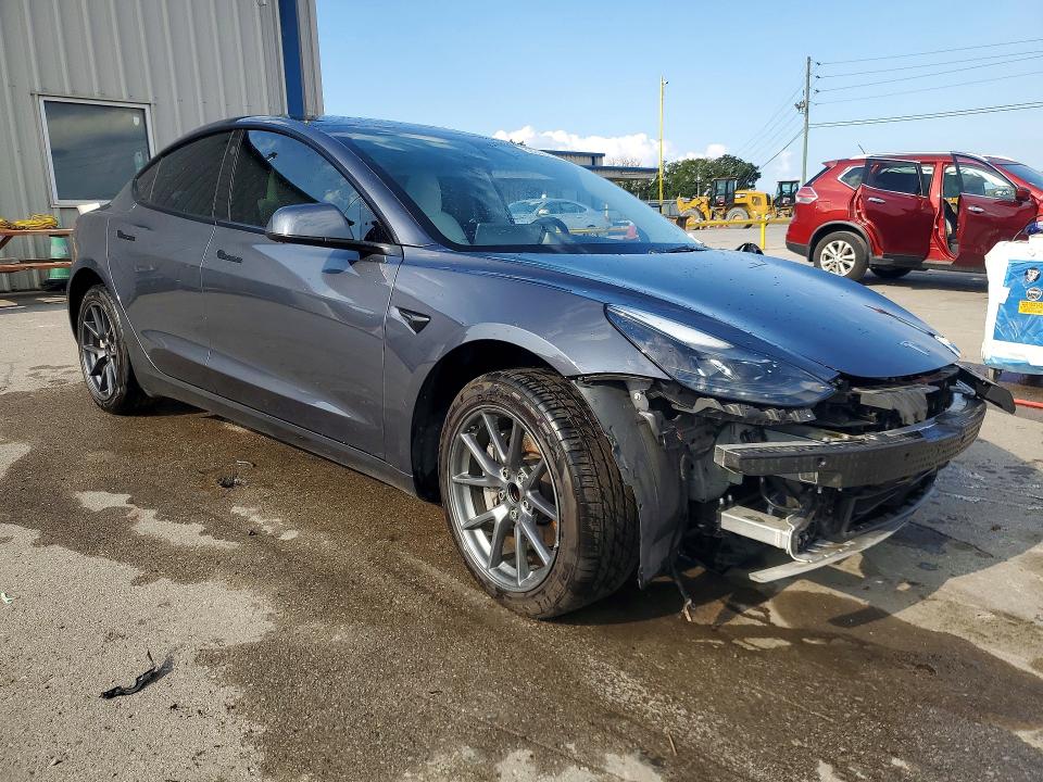 صورة رقم 4 من المزاد - 2023 TESLA MODEL 3 مع VIN 5YJ3E1EA2PF548387