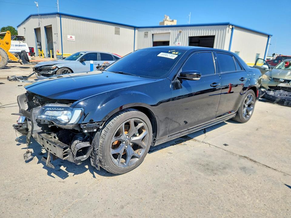 CHRYSLER 300 2023 с VIN 2C3CCABT3PH691519 - Снимка от търг