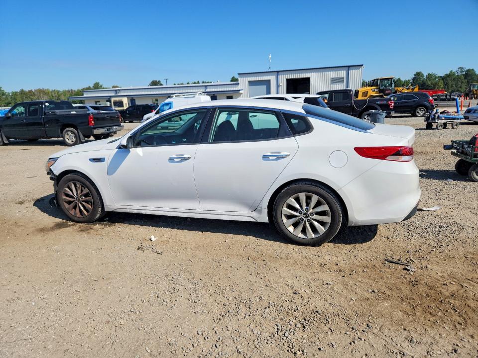 Foto 2 de la subasta – 2018 KIA OPTIMA con VIN 5XXGT4L36JG253276