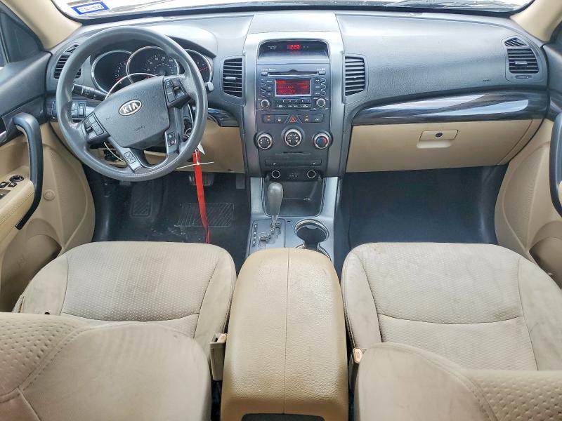 Photo 8 from auction – 2011 KIA SORENTO with VIN 5XYKT3A12BG046080