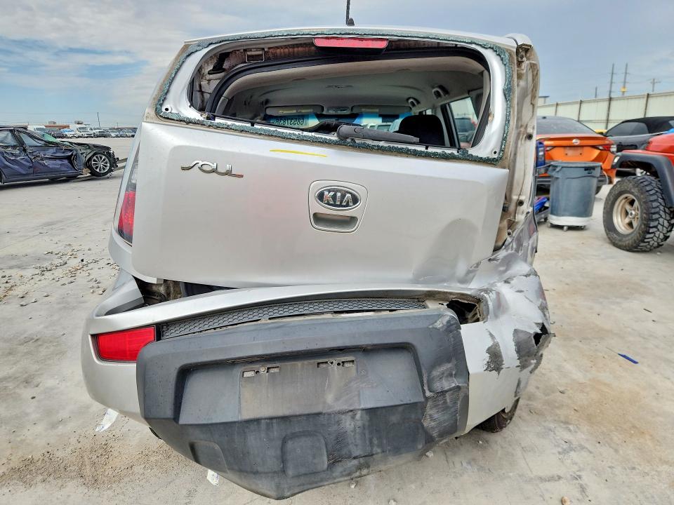 Photo 6 from auction – 2011 KIA SOUL with VIN KNDJT2A13B7303203