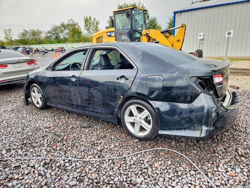 Снимка 2 от търг – 2014 TOYOTA CAMRY с VIN 4T1BF1FK9EU324422