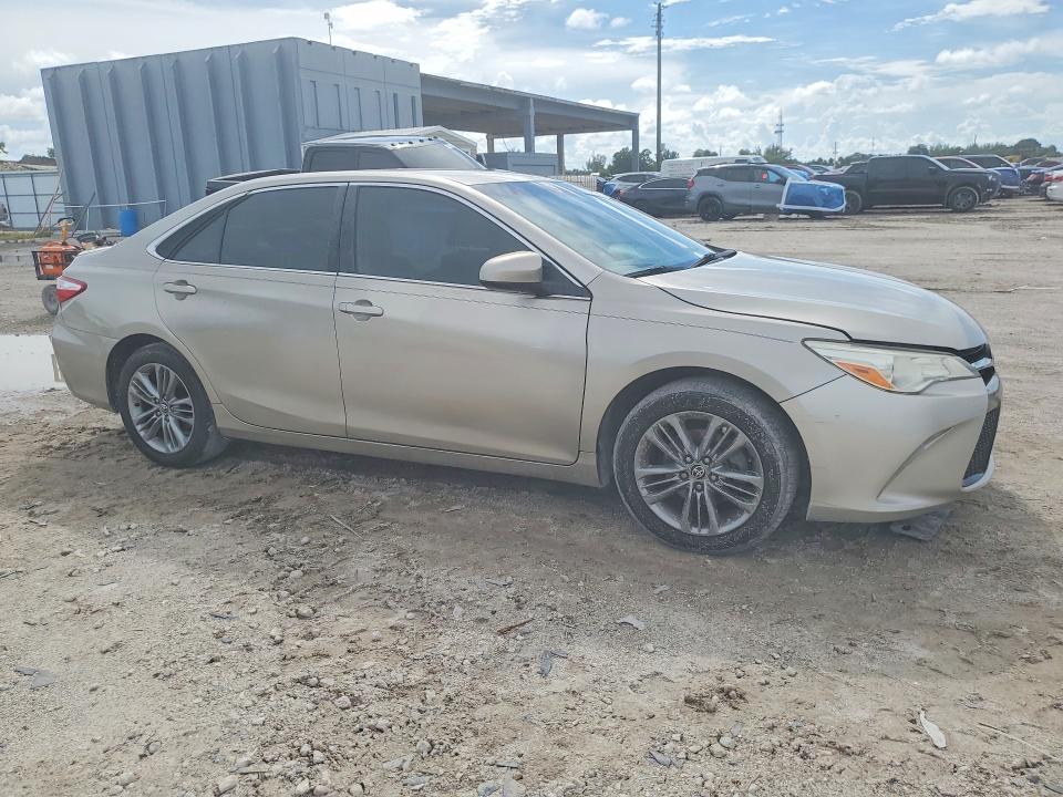 Снимка 4 от търг – 2016 TOYOTA CAMRY с VIN 4T1BF1FK9GU999044