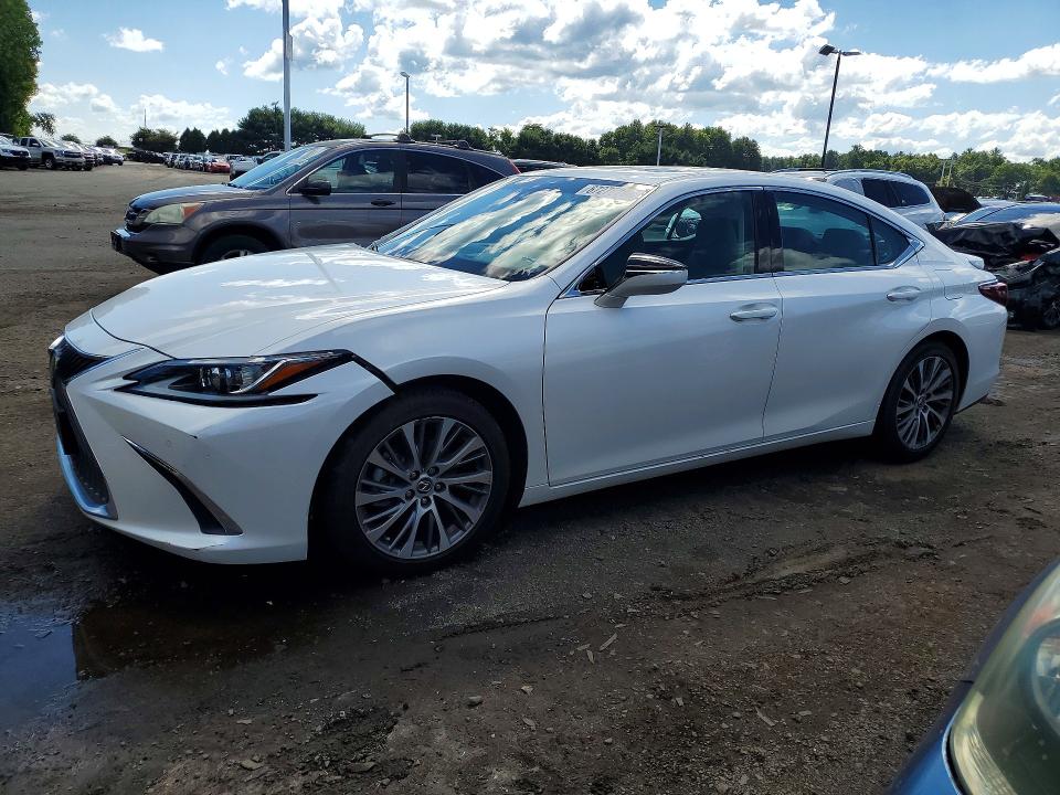 LEXUS ES 350 2021 with VIN 58ADZ1B16MU085559 - Photo from auction