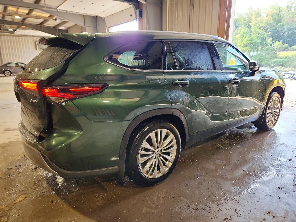 Photo 3 from auction – 2025 TOYOTA HIGHLANDER HYBRID with VIN 5TDEBRCHXSS658947