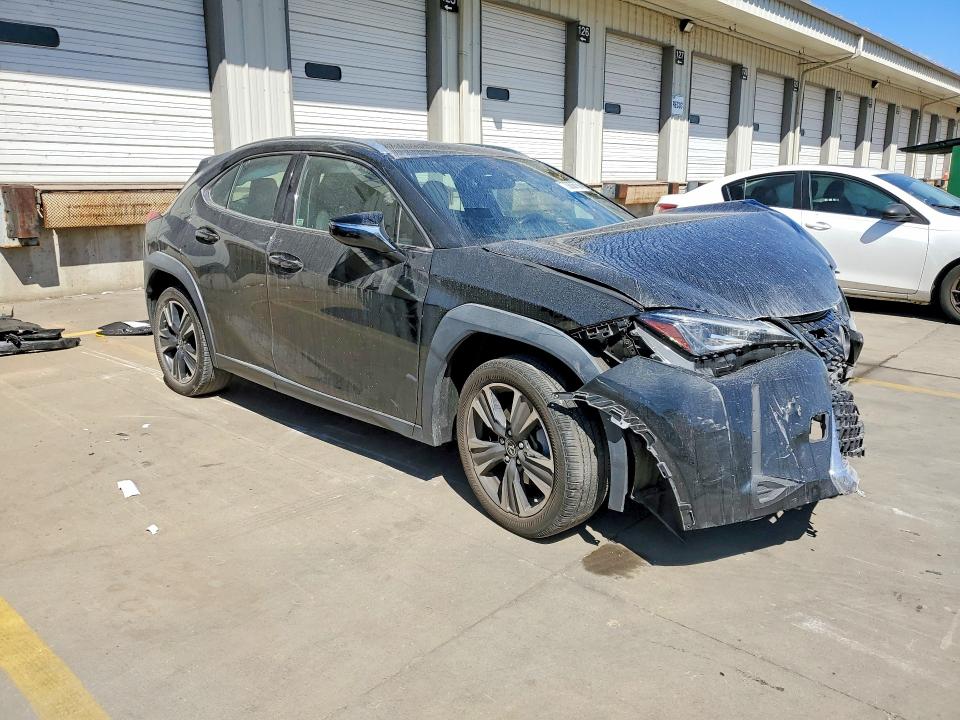 Zdjęcie 4 z aukcji – 2021 LEXUS UX z VIN JTHX3JBHXM2038438
