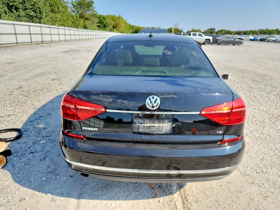 Снимка 6 от търг – 2016 VOLKSWAGEN PASSAT с VIN 1VWAS7A37GC019084