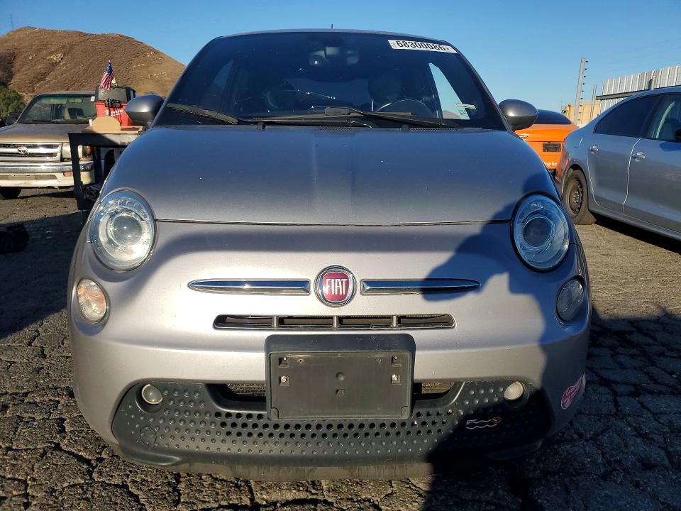 Photo 5 from auction – 2017 FIAT 500 with VIN 3C3CFFGE1HT699111