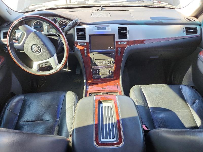 Photo 8 from auction – 2010 CADILLAC ESCALADE with VIN 3GYVKMEF5AG207611