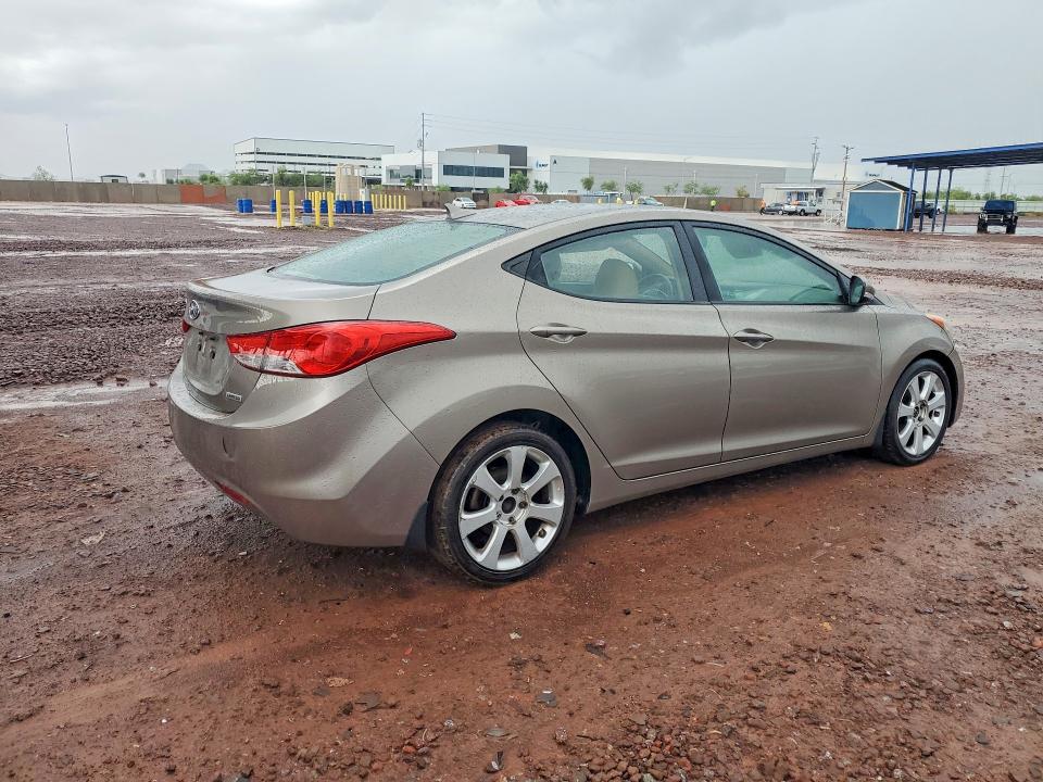 Photo 3 from auction – 2013 HYUNDAI ELANTRA with VIN 5NPDH4AE7DH289348