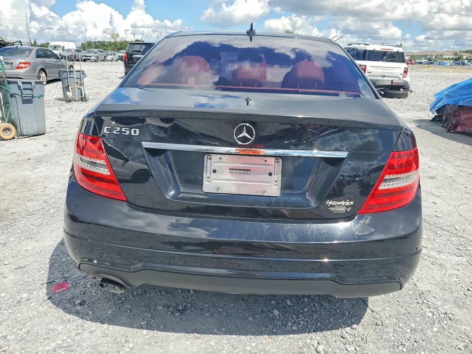 Photo 6 from auction – 2014 MERCEDES-BENZ C with VIN WDDGF4HB3EA945915