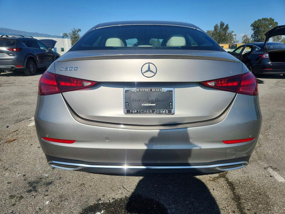 Снимка 6 от търг – 2024 MERCEDES-BENZ C с VIN W1KAF4GB3RR204792