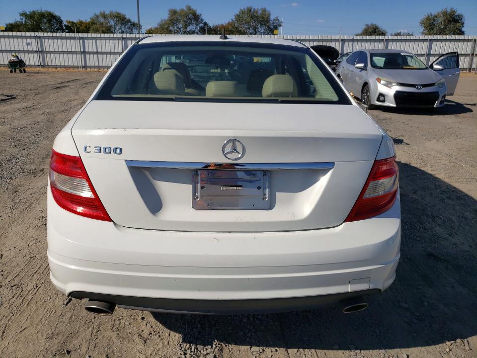 Photo 6 from auction – 2011 MERCEDES-BENZ C with VIN WDDGF5EB5BR176597