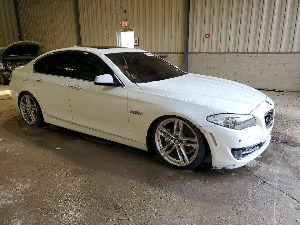 Foto 4 de la subasta – 2011 BMW 528 con VIN WBAFR1C59BC260425