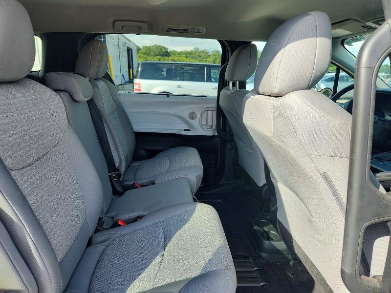 Снимка 11 от търг – 2026 TOYOTA SIENNA с VIN 5TDKSKFC8TS232833