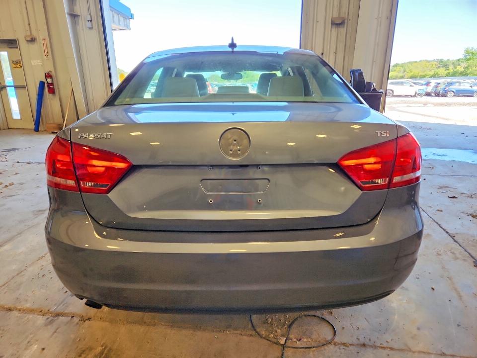 Photo 6 from auction – 2015 VOLKSWAGEN PASSAT with VIN 1VWAS7A33FC100372