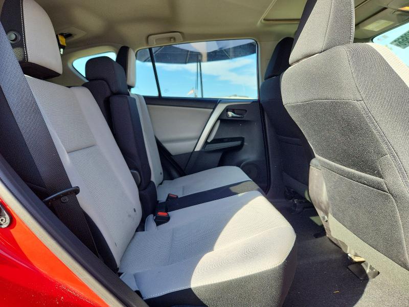 Снимка 11 от търг – 2016 TOYOTA RAV4 с VIN 2T3RFREV9GW463291
