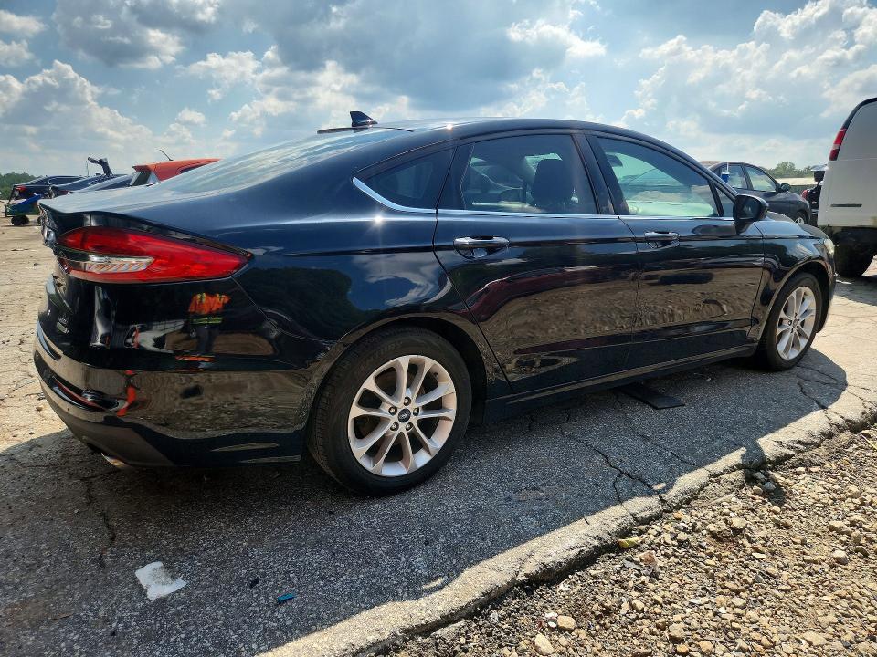 Photo 3 from auction – 2020 FORD FUSION with VIN 3FA6P0HD8LR140515