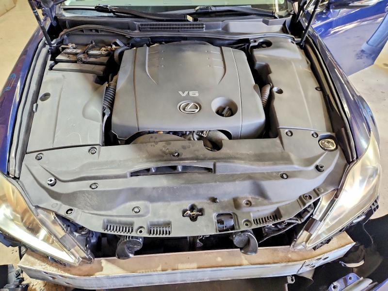 Photo 11 from auction – 2011 LEXUS IS with VIN JTHCF5C26B5052694