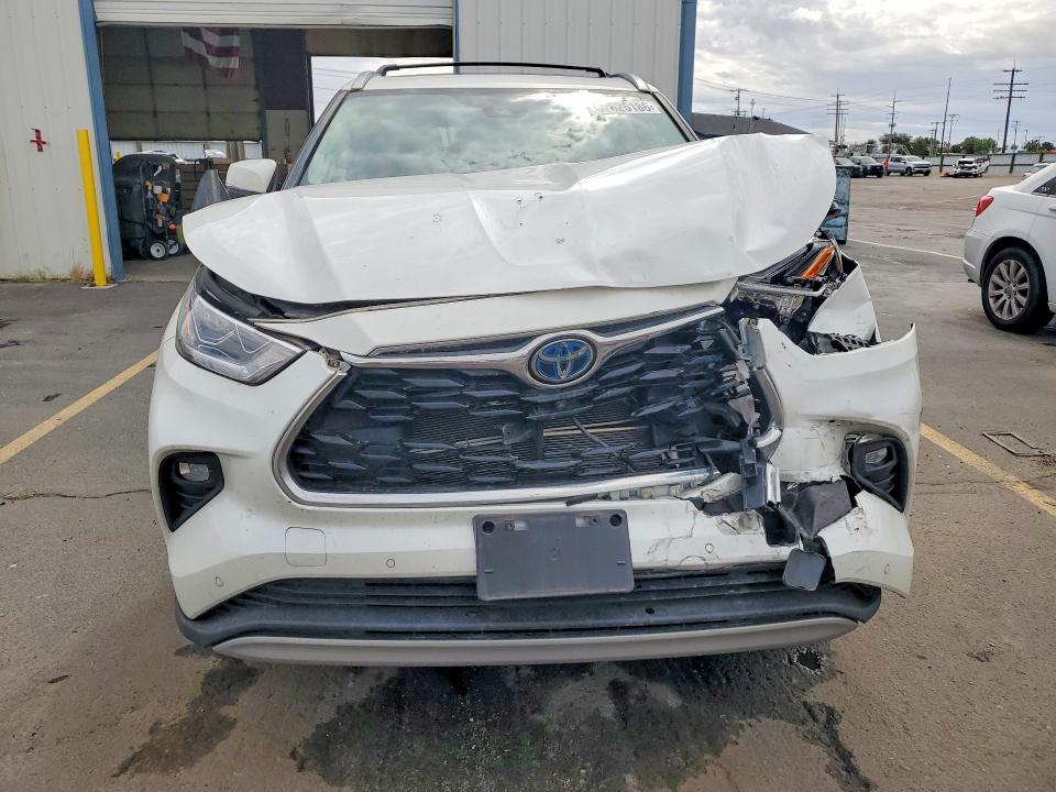 Photo 5 from auction – 2021 TOYOTA HIGHLANDER with VIN 5TDEBRCH3MS055938