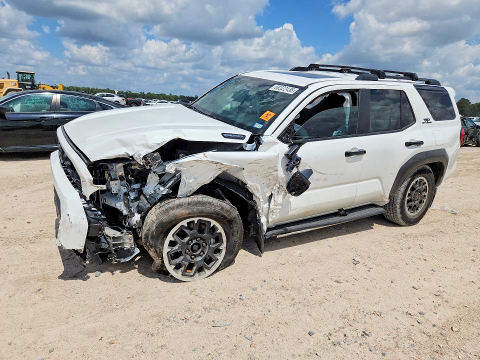 TOYOTA 4RUNNER 2026 z numerem VIN JTEVB5BR3T5032498 - Zdjęcie z aukcji