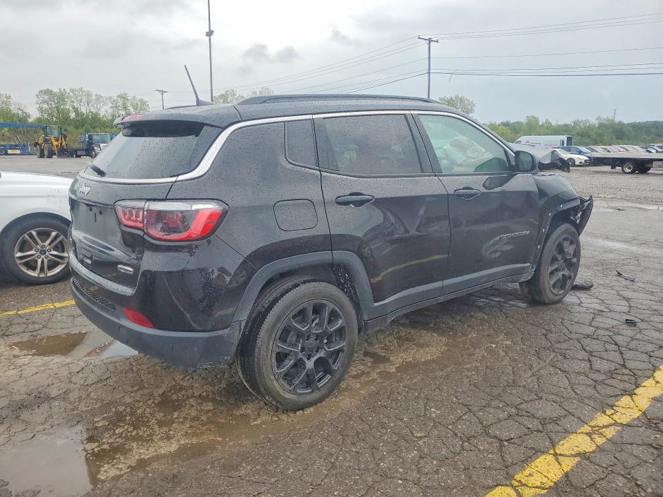 Zdjęcie 3 z aukcji – 2022 JEEP COMPASS z VIN 3C4NJDFB1NT154469