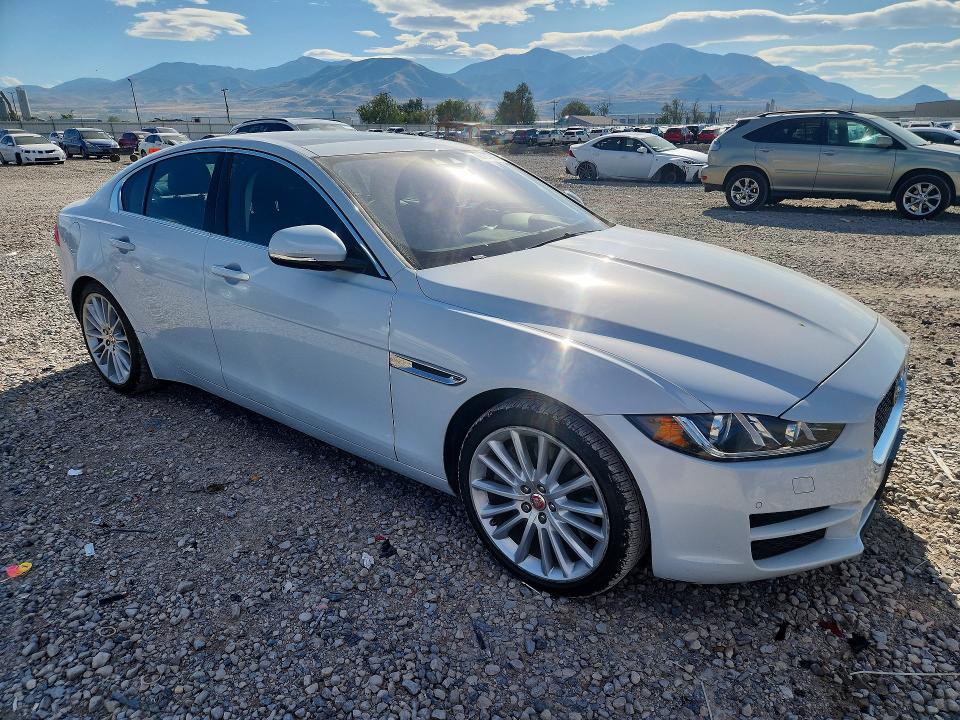 Foto 4 de la subasta – 2017 JAGUAR XE con VIN SAJAN4BV5HA949699