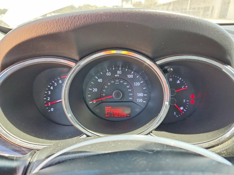 Photo 9 from auction – 2013 KIA SORENTO with VIN 5XYKTDA66DG346970