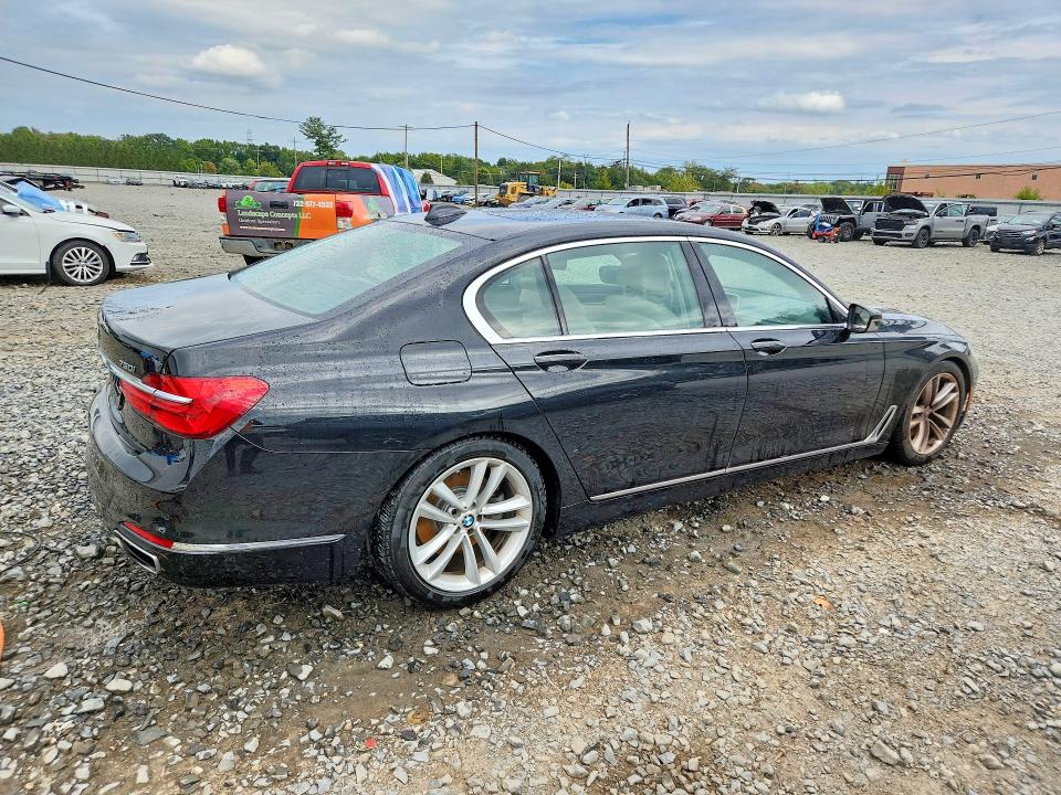 Foto 3 de la subasta – 2018 BMW 750 con VIN WBA7F2C59JB238299